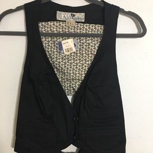 Crop vest by Jolt